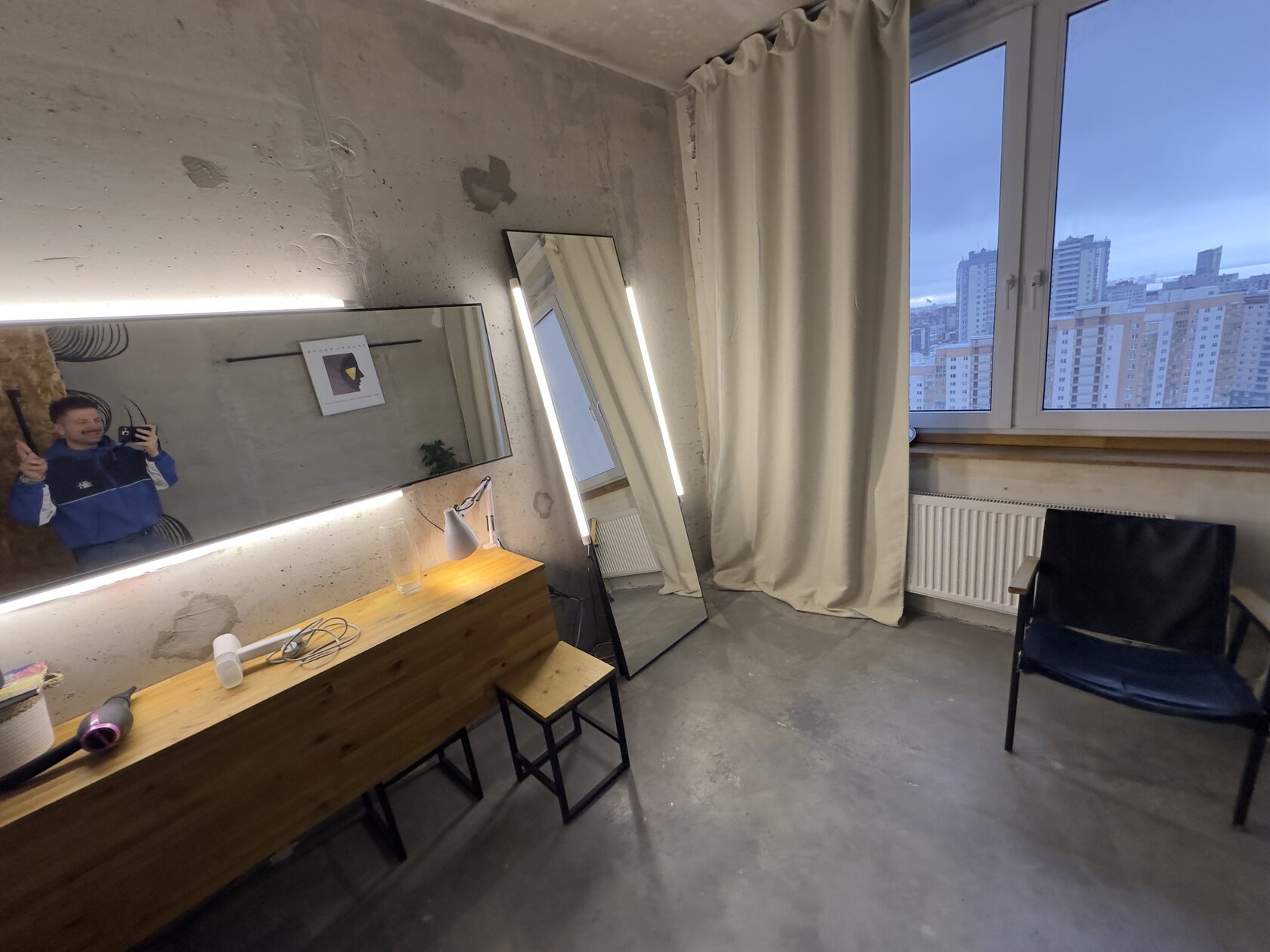 Гримёрная с зеркалом и подсветкой